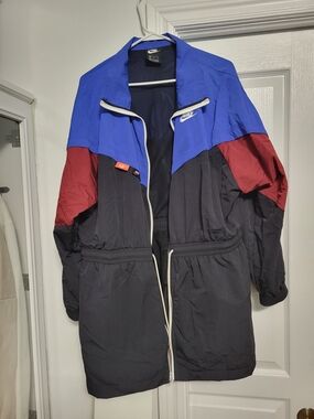 Nike Women's Blue/Red/Black Colorblock Windbreaker Jacket